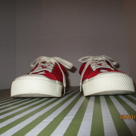 Cariuma OCA Low Sneakers - Picture 7 of 16